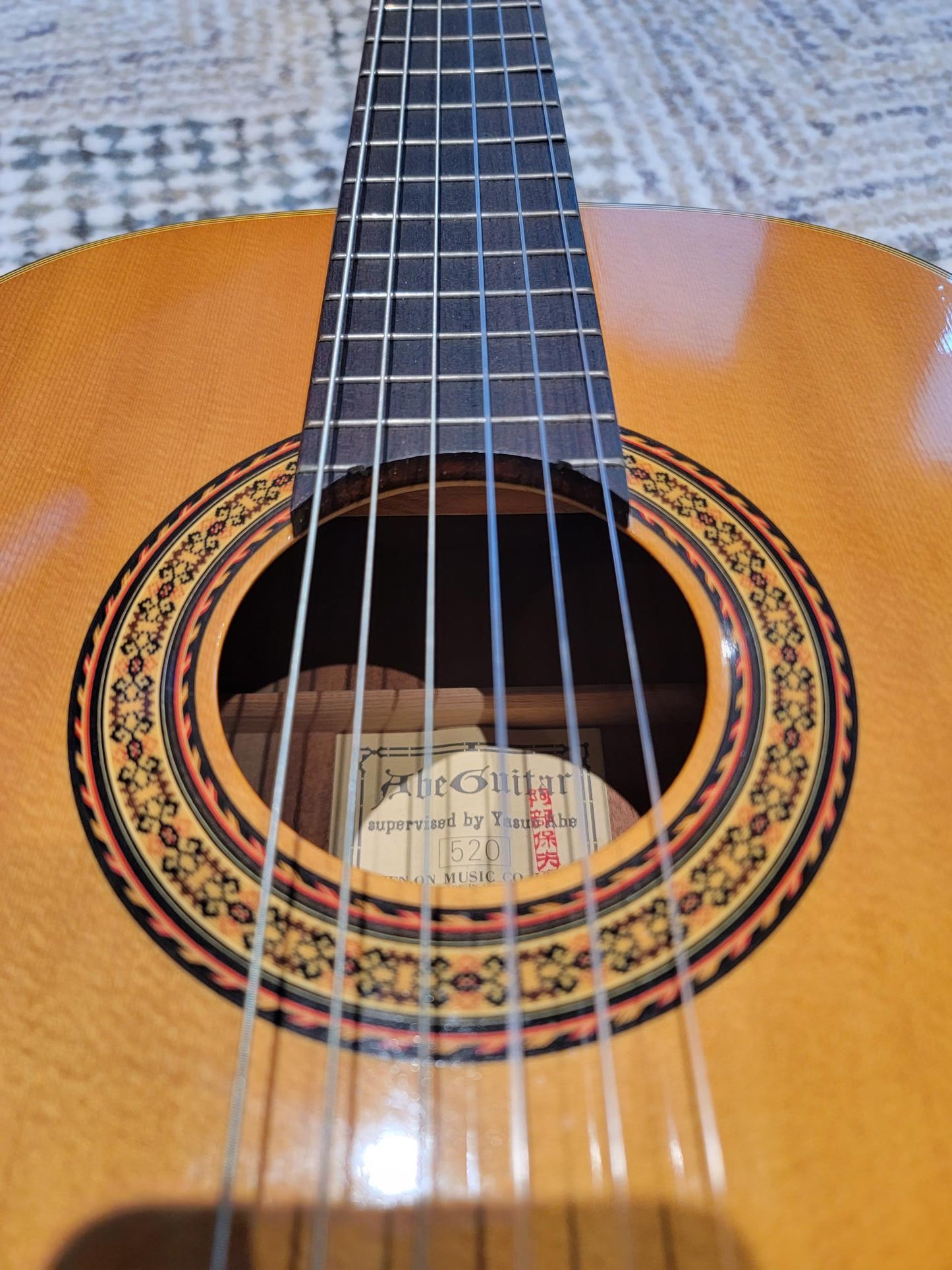 Yasuo Abe Gut Guitar 520 by Zenon
